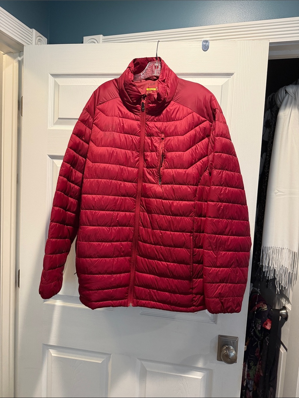 Xersion Men's Crimson Lightweight Packable Puffer Jacket